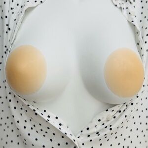 (PACK OF 2) Seamless Nude Silicone Reusable Nipple Covers (Beige)